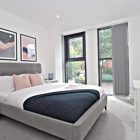 Premium Flat In Center - Free Wifi And Netflix Apartment